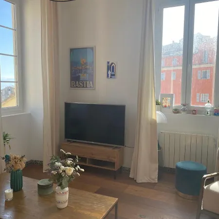 Appartement Hypercentre Bastia Vue Mer Et Petite Terrasse * Bastia (Corsica)
